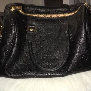 Black handbag no brand